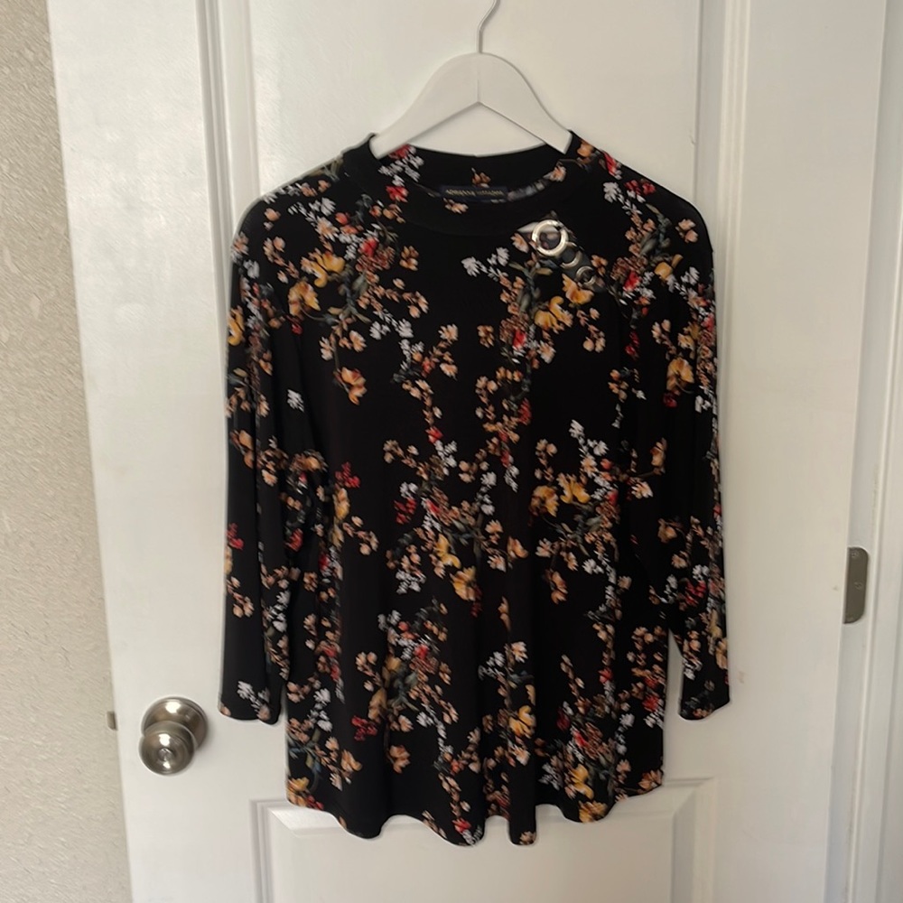 Adrienne Vittadini 3/4 sleeve floral top